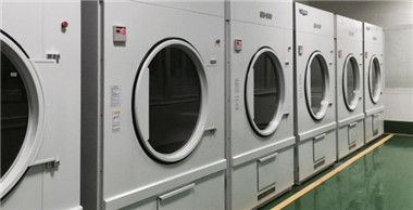 百强洗涤设备分享做好酒店洗衣房洗涤设备维护的方法