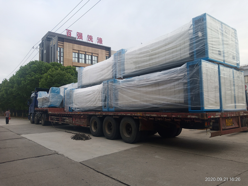百强洗涤龙高速烫平机等设备发往北京